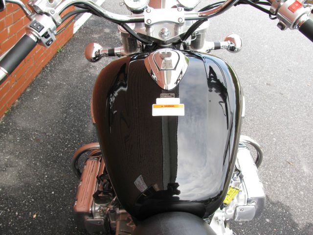 Honda GL1500C Valkyrie 1997 photo 1