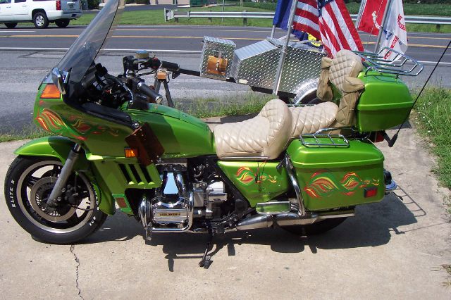 Honda GOLDWING 1982 photo 2