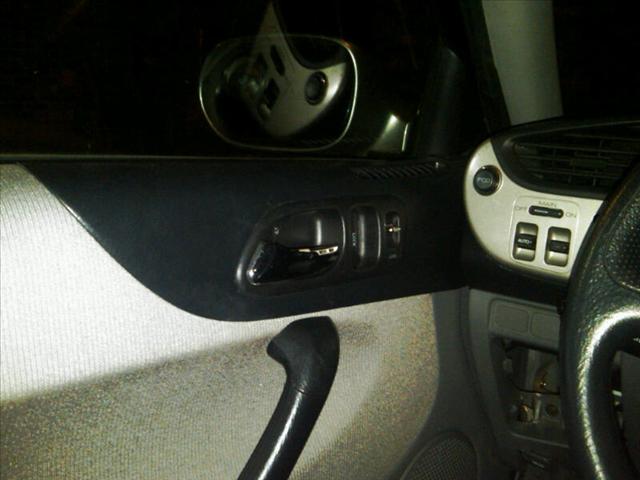 Honda Insight 2002 photo 2