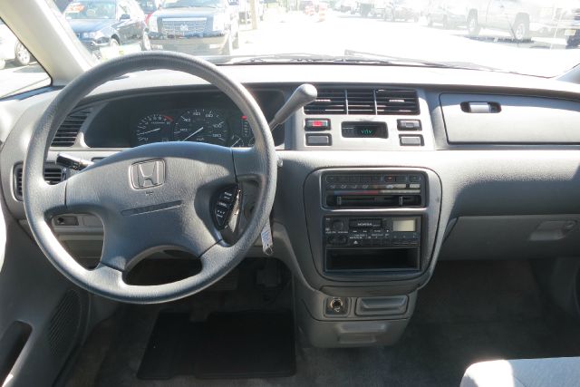 Honda Odyssey 1998 photo 3