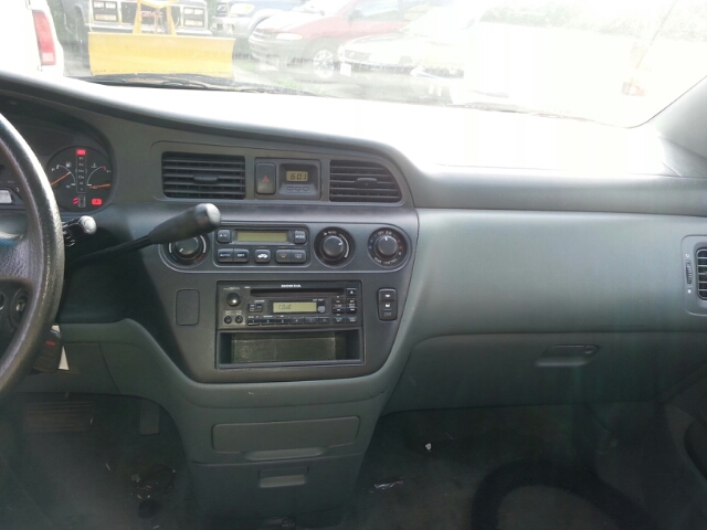 Honda Odyssey 2000 photo 2
