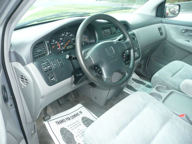 Honda Odyssey 2000 photo 4