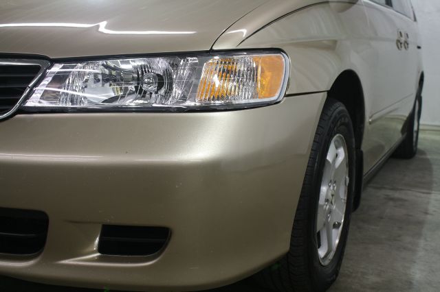 Honda Odyssey 2000 photo 3
