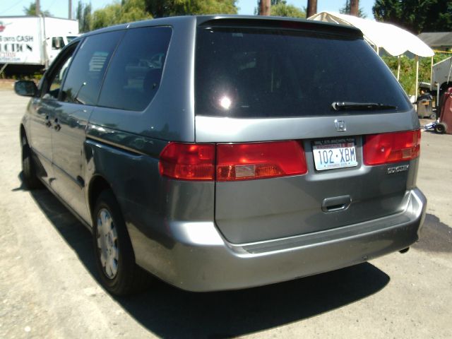 Honda Odyssey 2000 photo 4