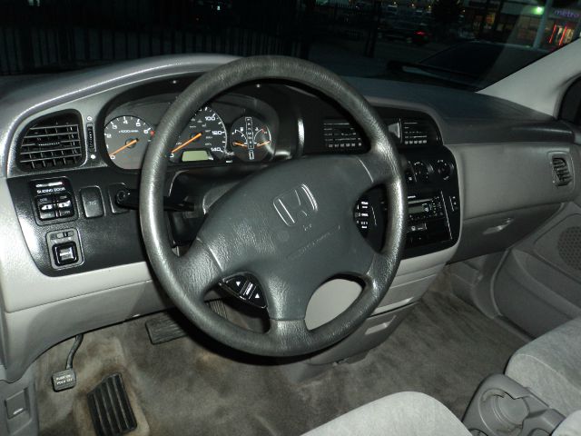 Honda Odyssey 2001 photo 3