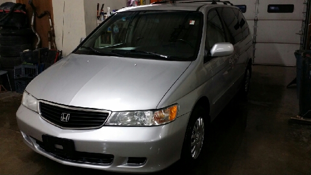 Honda Odyssey 2001 photo 2