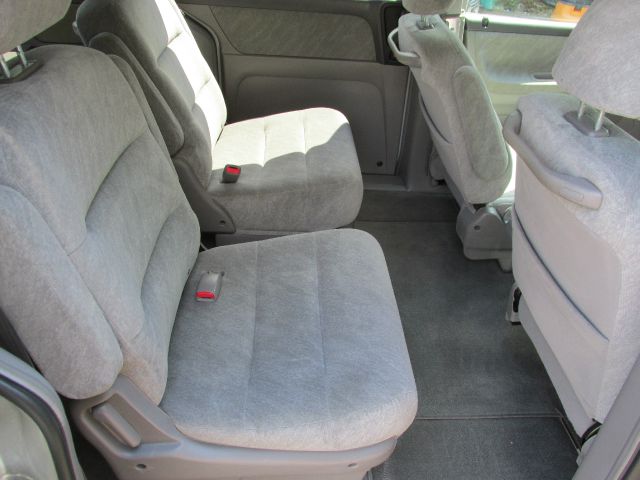 Honda Odyssey 2001 photo 2