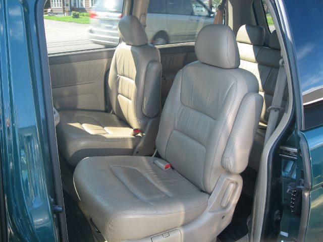 Honda Odyssey 2002 photo 3