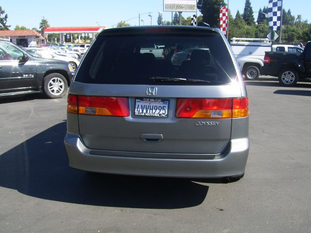 Honda Odyssey 2002 photo 2