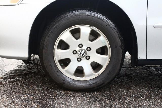 Honda Odyssey 2002 photo 3