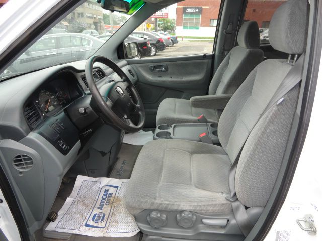 Honda Odyssey 2002 photo 2