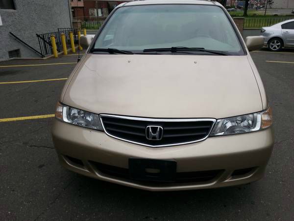 Honda Odyssey 2002 photo 2