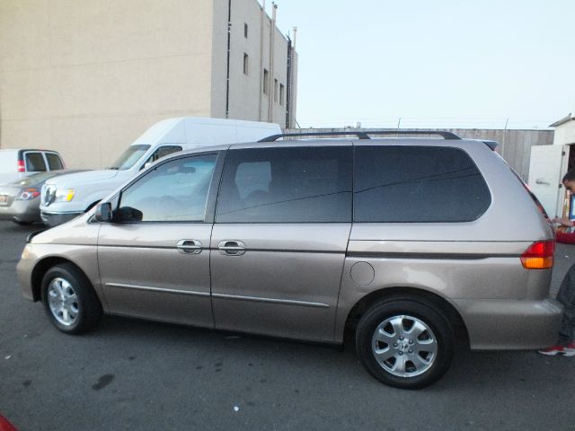 Honda Odyssey 2003 photo 3