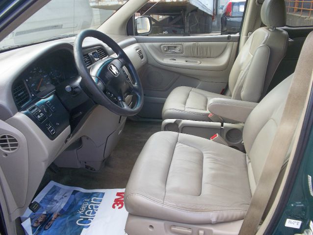 Honda Odyssey 2003 photo 3
