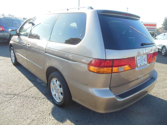 Honda Odyssey 2003 photo 2