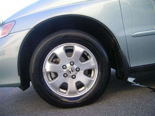 Honda Odyssey 2003 photo 2