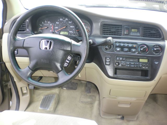 Honda Odyssey 2003 photo 14