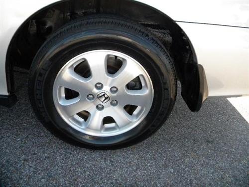 Honda Odyssey 2003 photo 3