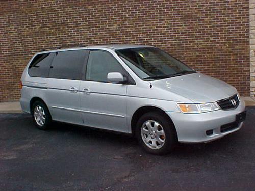 Honda Odyssey 2003 photo 2