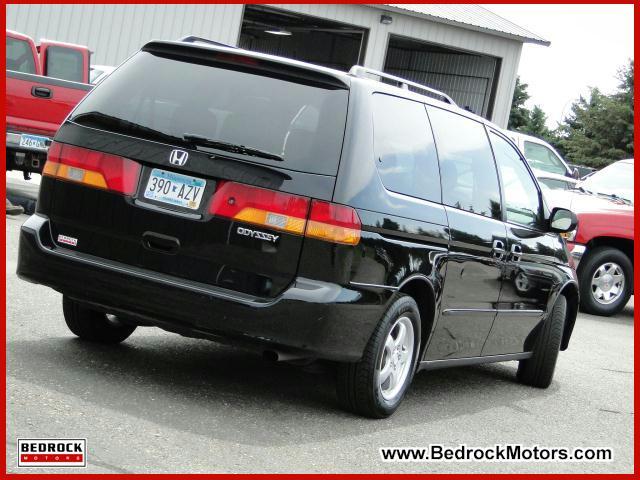 Honda Odyssey 2003 photo 2