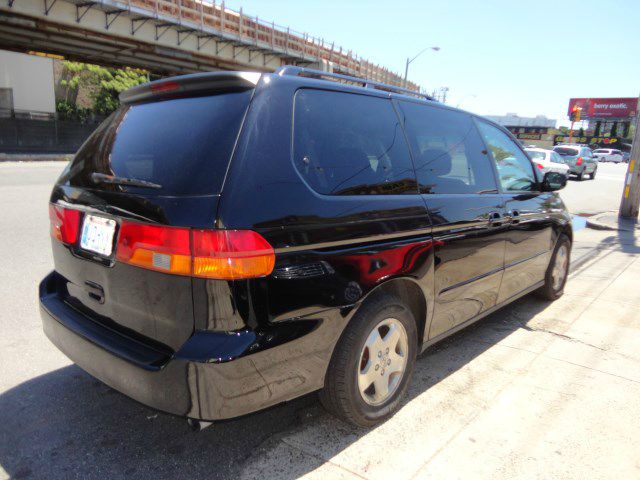 Honda Odyssey 2003 photo 2