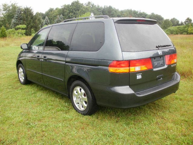 Honda Odyssey 2003 photo 2
