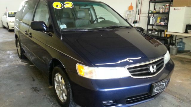 Honda Odyssey 2003 photo 2