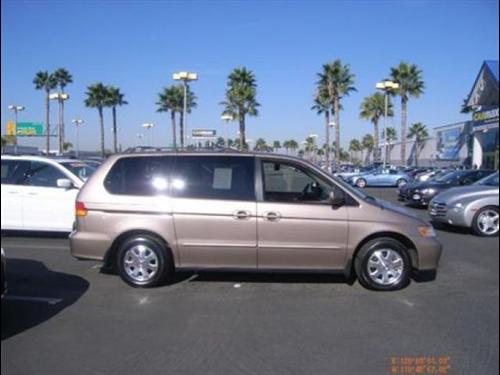 Honda Odyssey 2003 photo 2