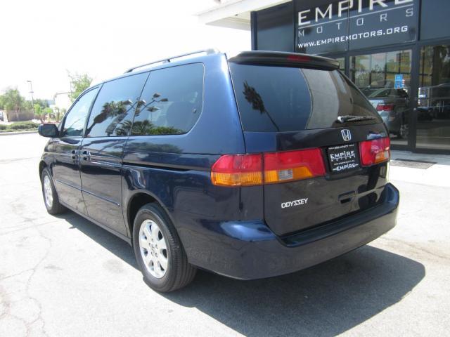 Honda Odyssey 2003 photo 1