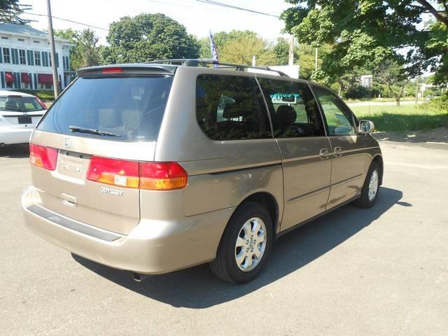 Honda Odyssey 2004 photo 2