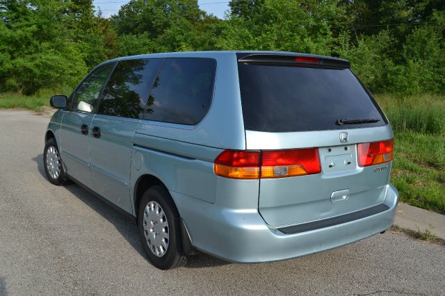 Honda Odyssey 2004 photo 2