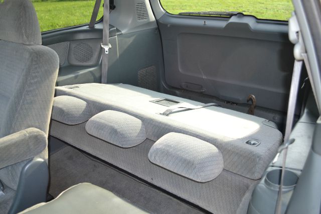 Honda Odyssey 2004 photo 7