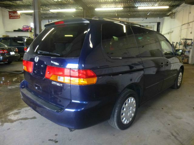 Honda Odyssey 2004 photo 2
