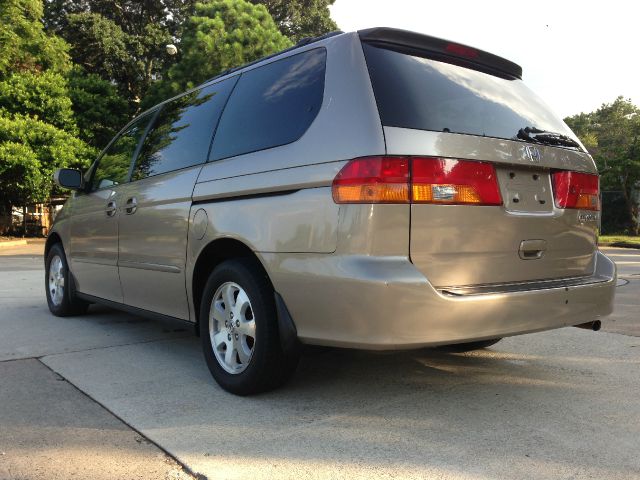 Honda Odyssey 2004 photo 1