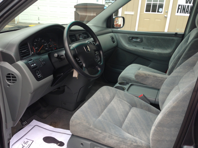 Honda Odyssey 2004 photo 3