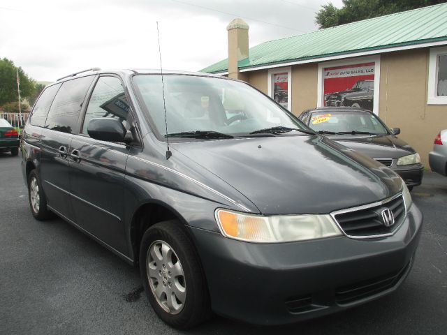 Honda Odyssey 2004 photo 2