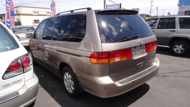 Honda Odyssey 2004 photo 3