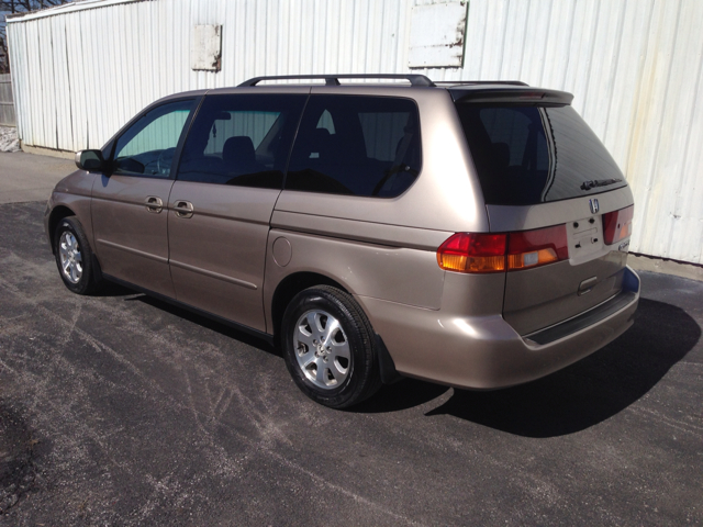 Honda Odyssey 2004 photo 2