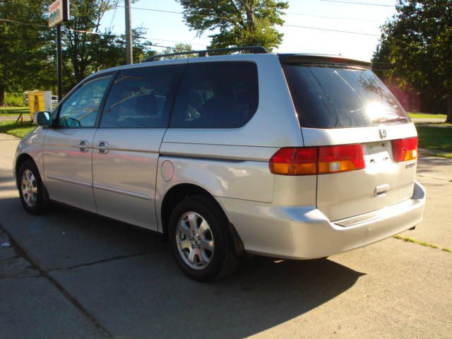Honda Odyssey 2004 photo 2