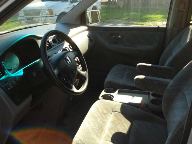 Honda Odyssey 2004 photo 4