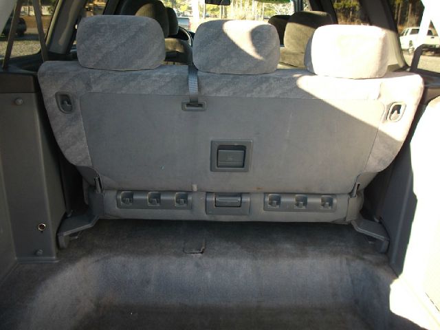 Honda Odyssey 2004 photo 2