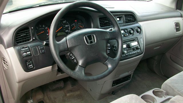 Honda Odyssey 2004 photo 16