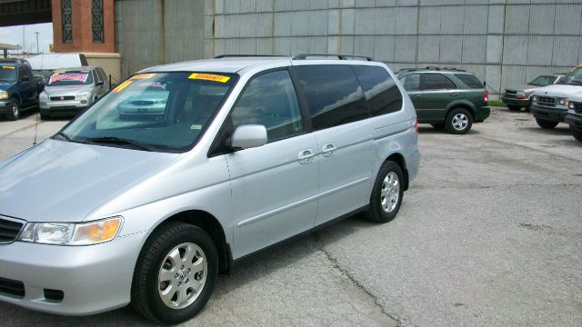 Honda Odyssey 2004 photo 2