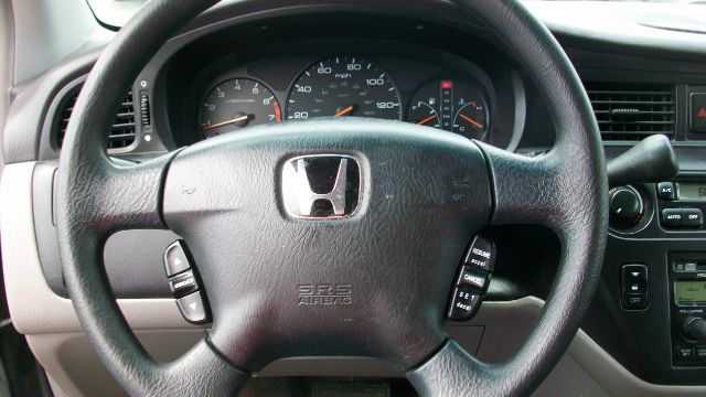 Honda Odyssey 2004 photo 6