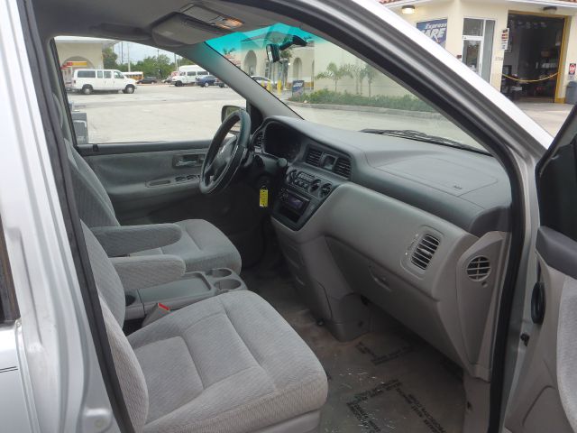 Honda Odyssey 2004 photo 8