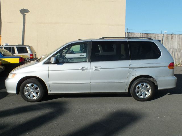 Honda Odyssey 2004 photo 1