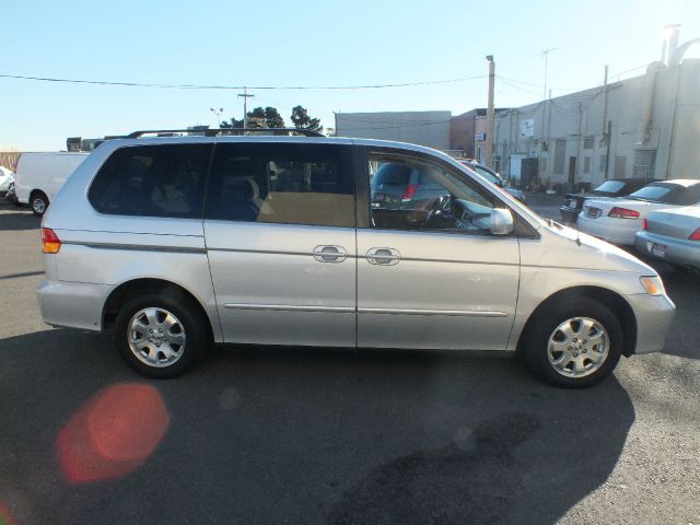 Honda Odyssey 2004 photo 3