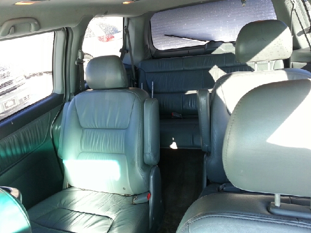 Honda Odyssey 2500hd LS 4X4 MiniVan