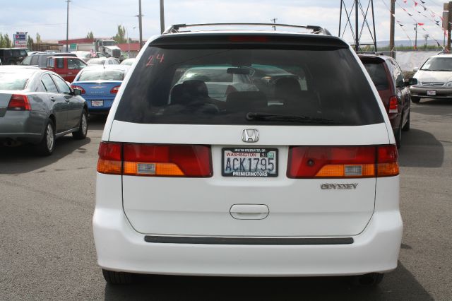 Honda Odyssey 2004 photo 3