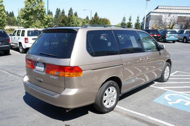 Honda Odyssey 2004 photo 1